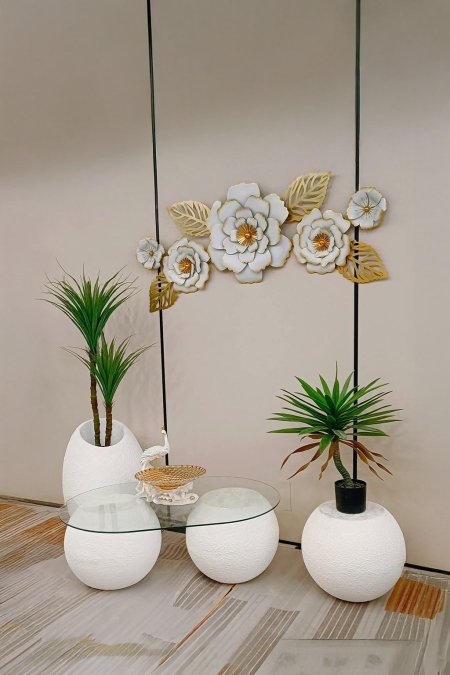 ⚪ طاولة زجاجية بتصميم كروي عصري